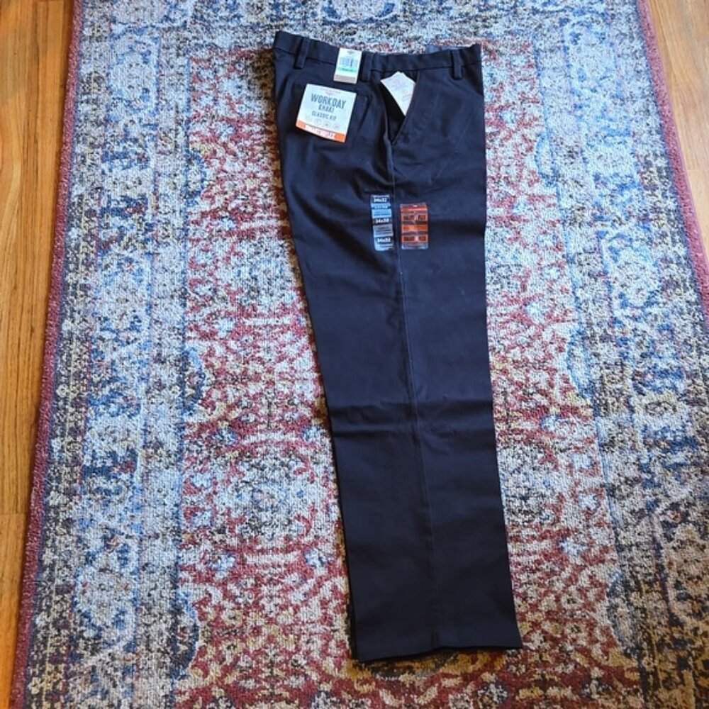 Men's Dockers 34x32 black khaki classic fit pants NEW